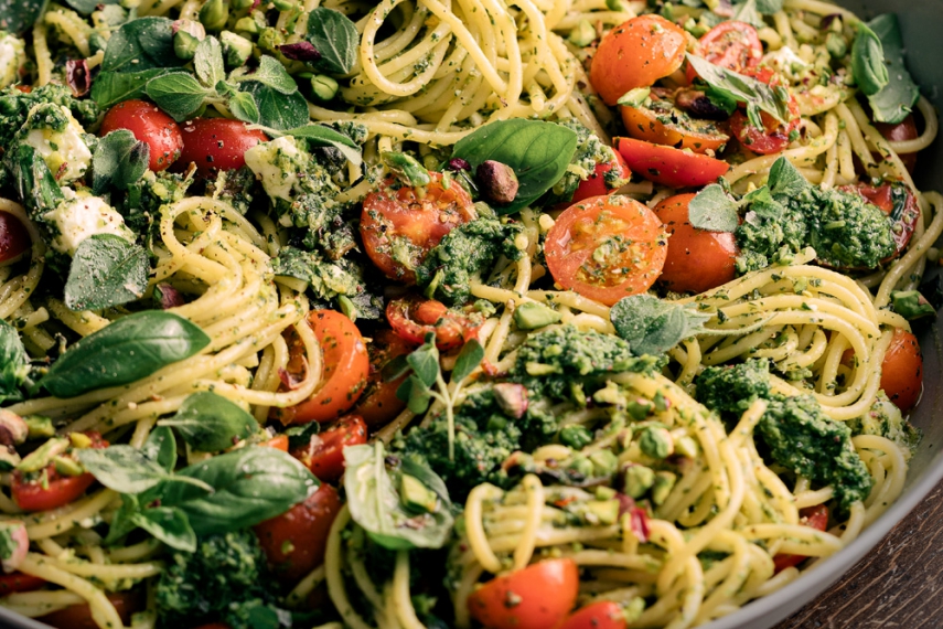 Basil, Oregano & Pistachio Pesto Spaghetti with Fresh Tomatoes, Feta ...