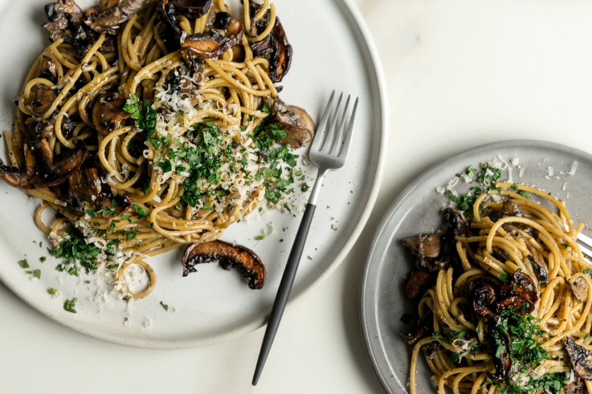 Simple+Creamy+Balsamic+Mushroom+Spaghetti+%7C+Gather+%26+Feast