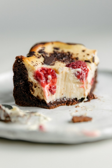 Chocolate+Brownie+Cheesecake+Bars+with+Fresh+Raspberries+and+Dark+Chocolate++%7C++Gather+%26+Feast