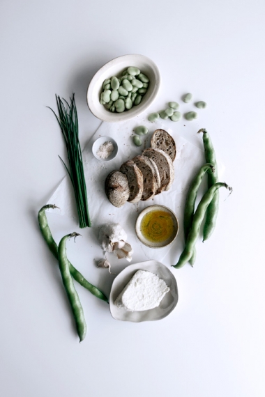 Fresh+Ricotta+with+Broad+Beans+%26+Rye+Sourdough+Breadcrumbs++%7C++Gather+%26+Feast