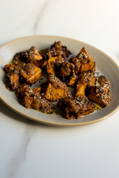 Roast+Pumpkin+with+Miso+Butter+%26+Toasted+Sesame+Seeds++%7C++Gather+%26+Feast