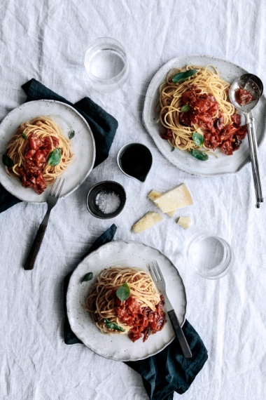 Simple+Roasted+Tomato+%26+Smokey+Chili+Spaghetti++%7C++Gather+%26+Feast