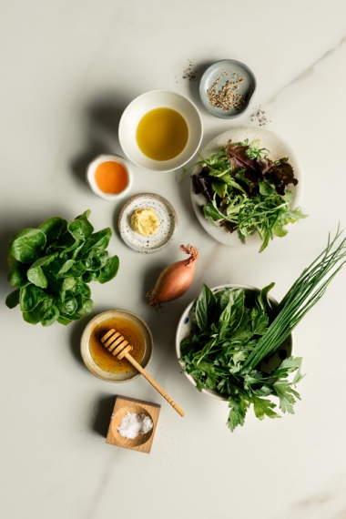 A+Perfect+Shallot+Vinaigrette+with+Mixed+Leaves+%26+Fresh+Herbs+%7C+Gather+%26+Feast