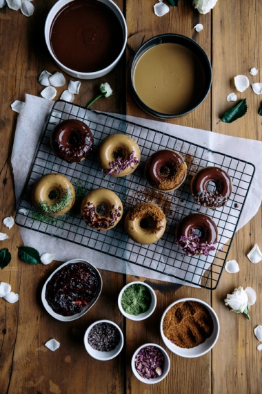 Vegan+Spelt+Baked+Doughnuts+with+Raw+Chocolate+Glaze++%7C++Gather+%26+Feast