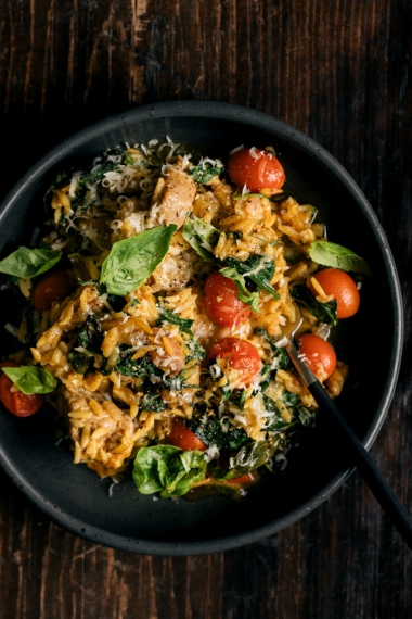 Buttered+Tomato%2C+Basil+%26+Chicken+Orzo+Bake++%7C++Gather+%26+Feast