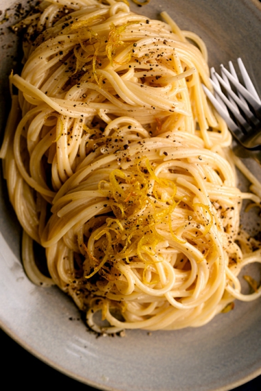 Creamy+Lemon+Spaghetti+with+Olive+Oil+Fried+Lemon+Zest++%7C++Gather+%26+Feast