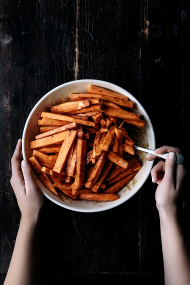 Spicy+Sweet+Potato+Fries+with+Coconut+%26+Lime+Avocado++%7C++Gather+%26+Feast