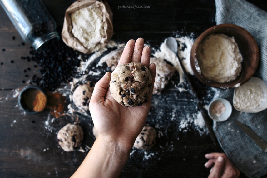Spelt+Hot+Cross+Buns+%28No+Knead+Method%29++%7C++Gather+%26+Feast