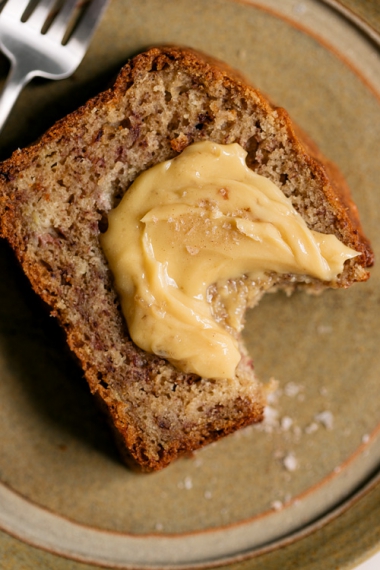 Browned+Butter+Spiced+Banana+Loaf+with+Salted+Maple+Butter++%7C++Gather+%26+Feast