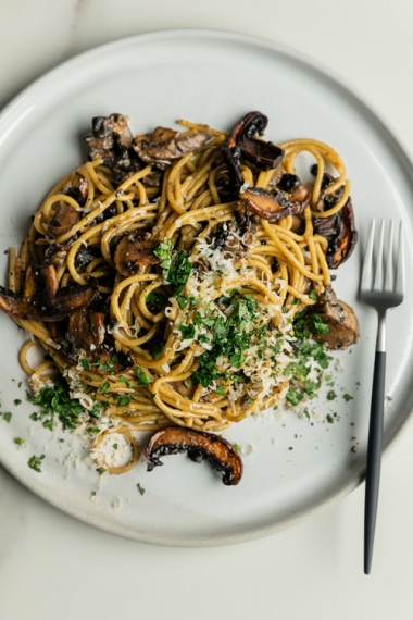 Simple+Creamy+Balsamic+Mushroom+Spaghetti+%7C+Gather+%26+Feast