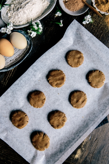 Vanilla+Spelt+Cookies+with+Avocado+Chocolate+Filling+%26+Berry+Chia+Jam++%7C++Gather+%26+Feast