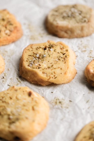 White+Chocolate+Chunk+Shortbread+with+Caramelised+Fennel+Seed++%7C++Gather+%26+Feast