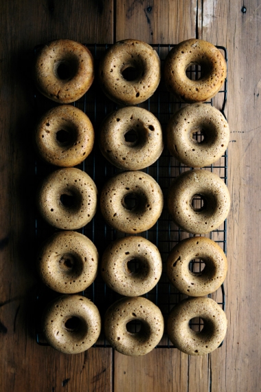 Vegan+Spelt+Baked+Doughnuts+with+Raw+Chocolate+Glaze++%7C++Gather+%26+Feast