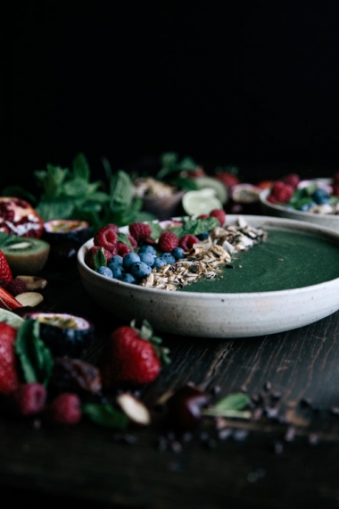 Super+Green+Smoothie+Bowl++%7C++Gather+%26+Feast