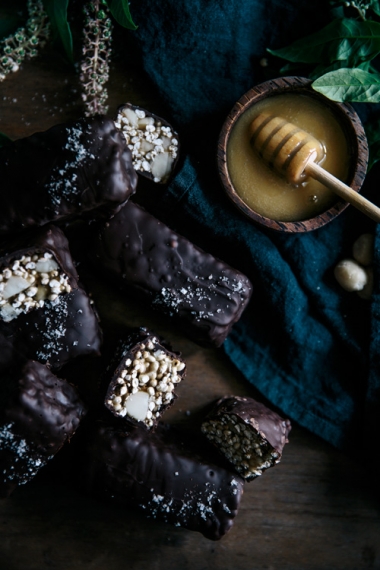 Salted+Honey+Millet+%26+Macadamia+Bars+with+Dark+Chocolate++%7C++Gather+%26+Feast