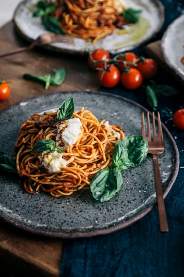 Tomato+%26+Balsamic+Spaghetti+with+Fresh+Basil+%26+Burrata++%7C++Gather+%26+Feast