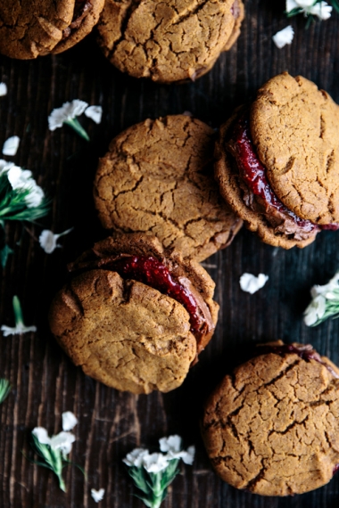 Vanilla+Spelt+Cookies+with+Avocado+Chocolate+Filling+%26+Berry+Chia+Jam++%7C++Gather+%26+Feast