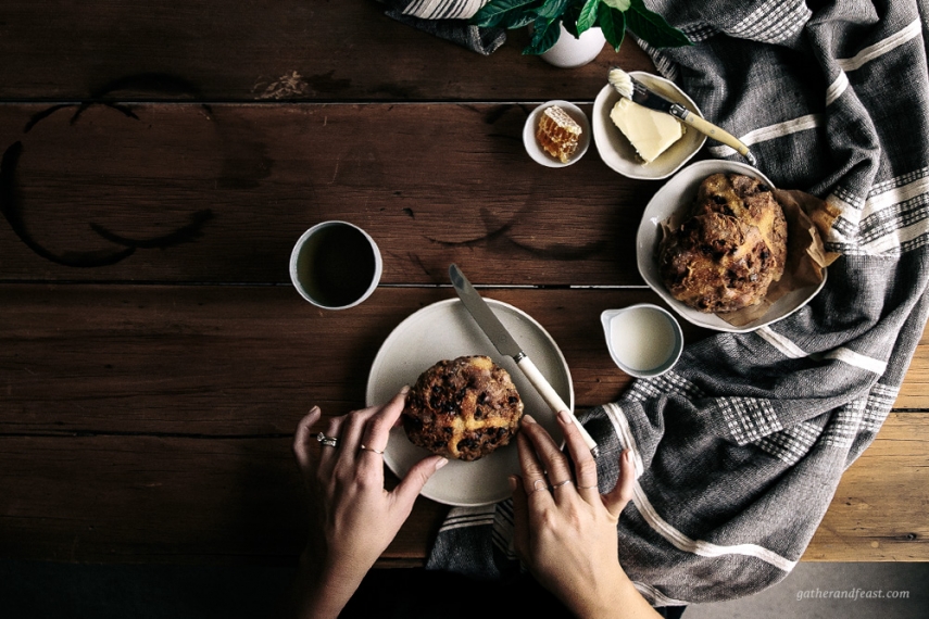 Spelt+Hot+Cross+Buns+%28No+Knead+Method%29++%7C++Gather+%26+Feast