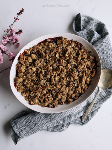 Berry+Buckwheat+%26+Hazelnut+Crumble+with+Fresh+Mint++%7C++Gather+%26+Feast