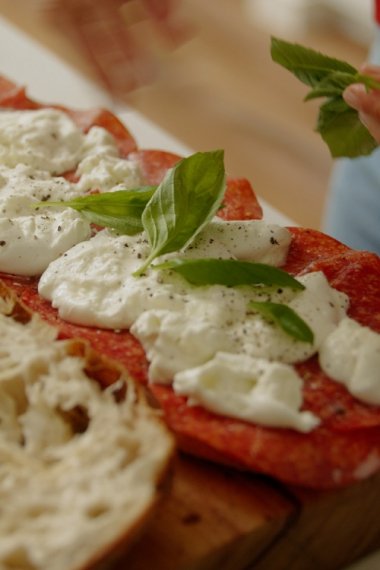 Ultimate+Picnic+Sandwich+%7C+Gather+%26+Feast