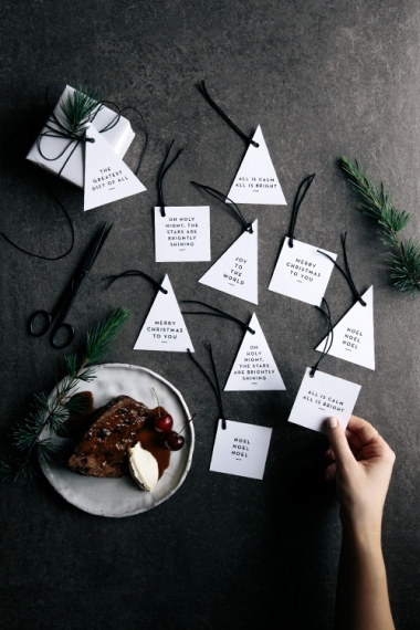Free+Printable+Christmas+Gift+Tags+%26+Place+Cards++%7C++Gather+%26+Feast